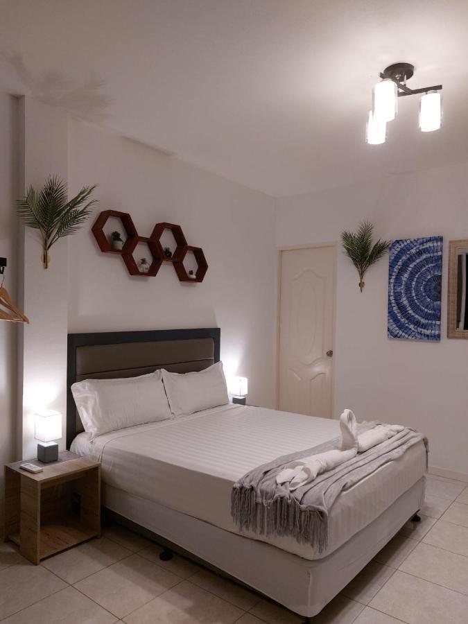 Bonsai Jacuzzi Suites 팡라오 외부 사진