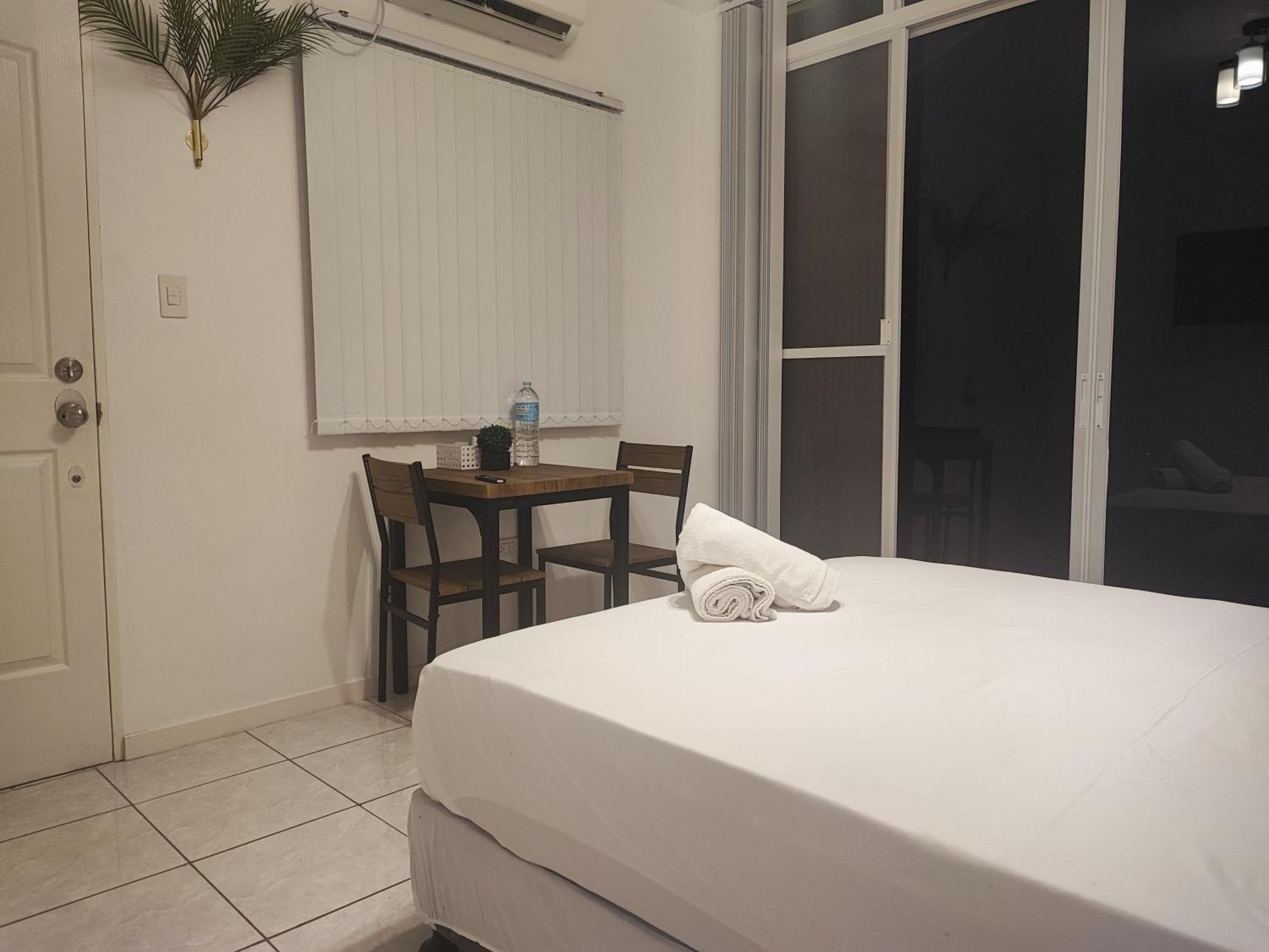 Bonsai Jacuzzi Suites 팡라오 외부 사진